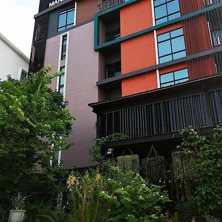 Mandy Nok Hotel Накхон Си Тамарат Екстериор снимка