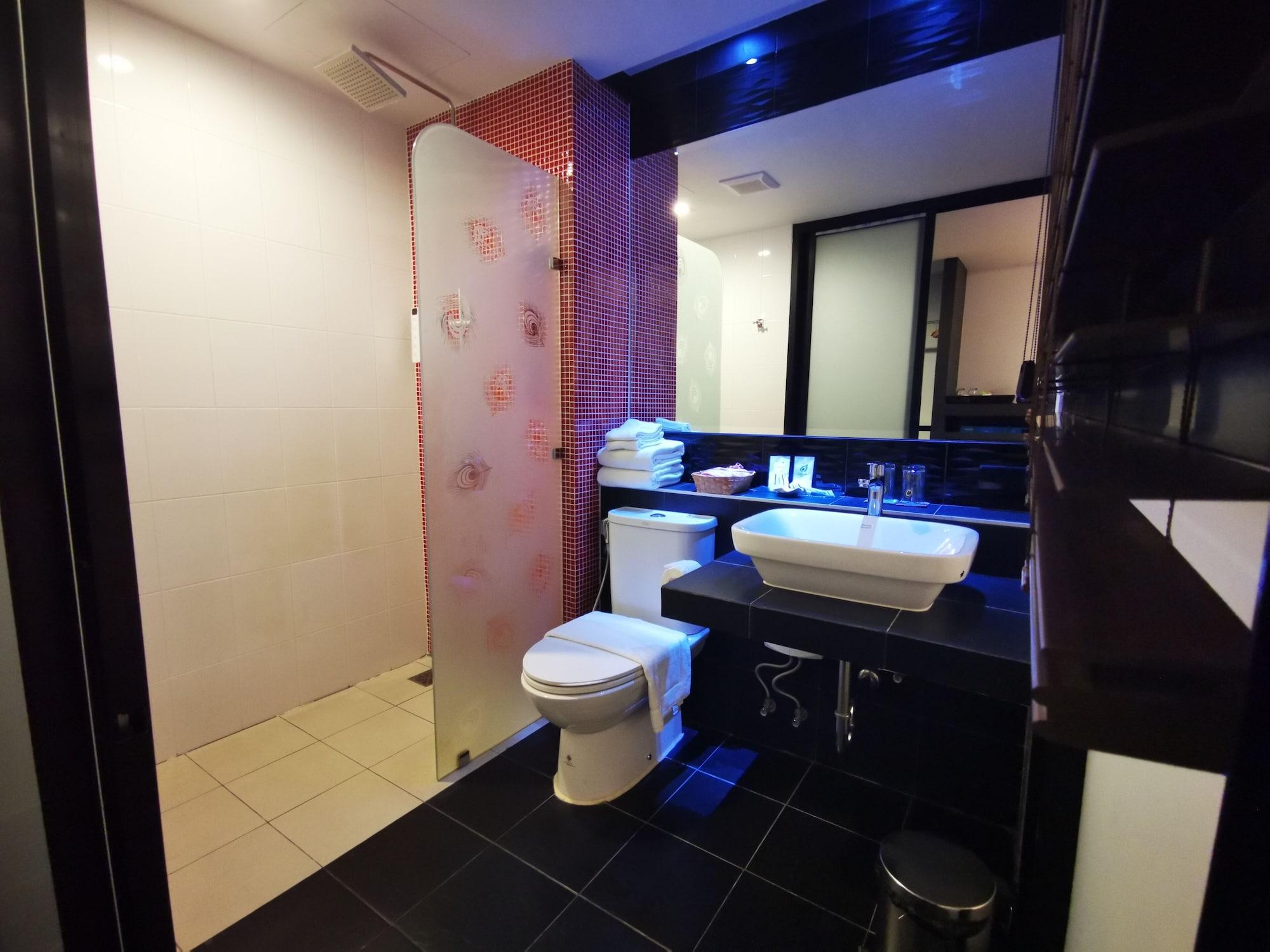 Mandy Nok Hotel Накхон Си Тамарат Екстериор снимка