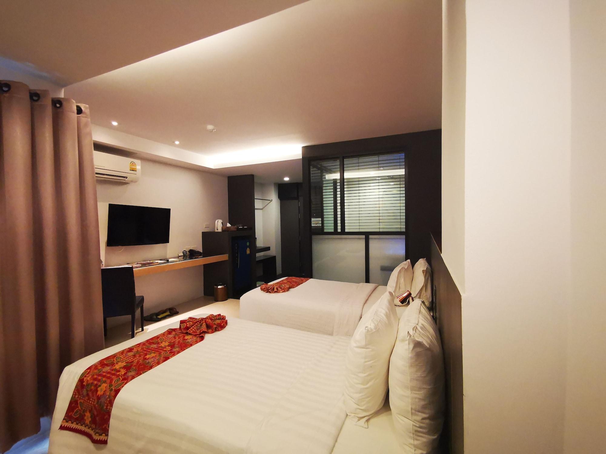 Mandy Nok Hotel Накхон Си Тамарат Екстериор снимка