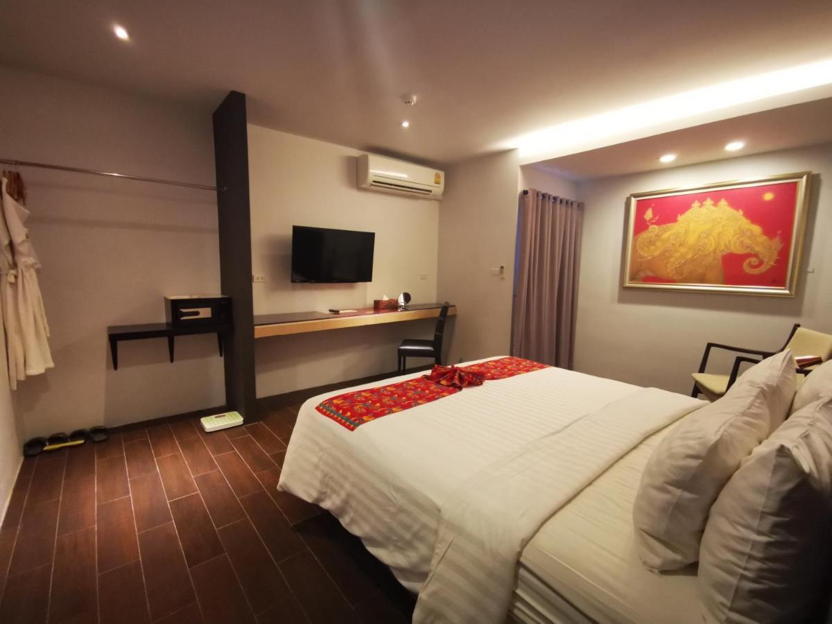 Mandy Nok Hotel Накхон Си Тамарат Екстериор снимка