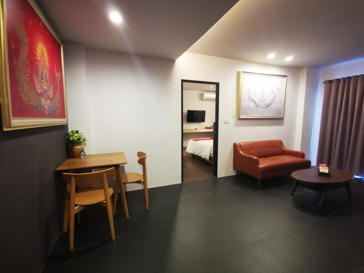Mandy Nok Hotel Накхон Си Тамарат Екстериор снимка